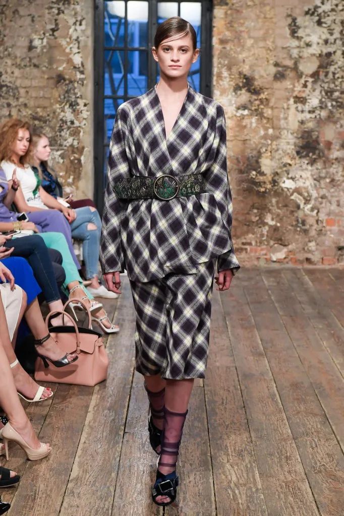 秋冬穿搭,谁又能不爱格纹呢休闲区蓝鸢梦想 - Www.slyday.coM 秋冬穿搭,谁又能不爱格纹呢休闲区蓝鸢梦想 - Www.slyday.coM