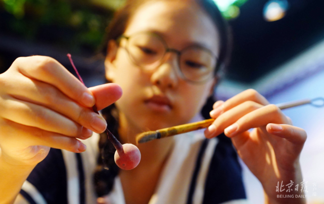 10岁已成国家级非遗传承人是怎样的体验?北京这名小学生告诉你……休闲区蓝鸢梦想 - Www.slyday.coM 10岁已成国家级非遗传承人是怎样的体验?北京这名小学生告诉你……休闲区蓝鸢梦想 - Www.slyday.coM
