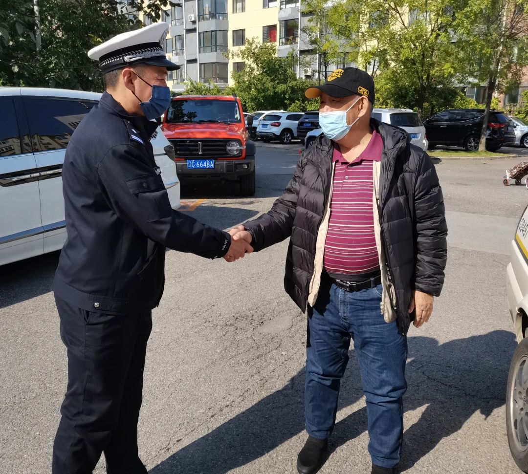 73岁老太突发疾病需就医 交警7分钟护送至医院休闲区蓝鸢梦想 - Www.slyday.coM 73岁老太突发疾病需就医 交警7分钟护送至医院休闲区蓝鸢梦想 - Www.slyday.coM