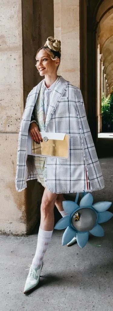 秋冬穿搭,谁又能不爱格纹呢休闲区蓝鸢梦想 - Www.slyday.coM 秋冬穿搭,谁又能不爱格纹呢休闲区蓝鸢梦想 - Www.slyday.coM