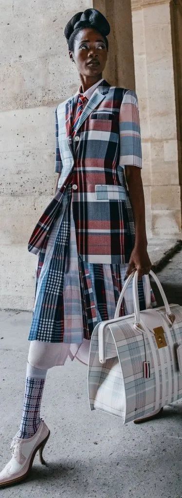 秋冬穿搭,谁又能不爱格纹呢休闲区蓝鸢梦想 - Www.slyday.coM 秋冬穿搭,谁又能不爱格纹呢休闲区蓝鸢梦想 - Www.slyday.coM