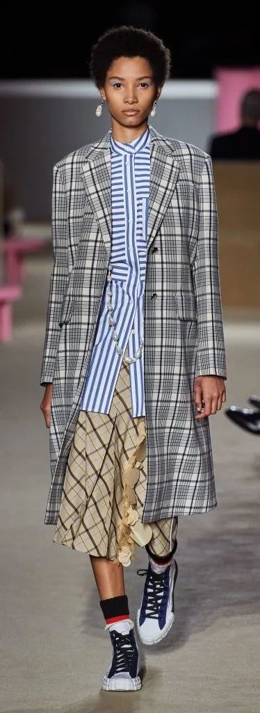 秋冬穿搭,谁又能不爱格纹呢休闲区蓝鸢梦想 - Www.slyday.coM 秋冬穿搭,谁又能不爱格纹呢休闲区蓝鸢梦想 - Www.slyday.coM