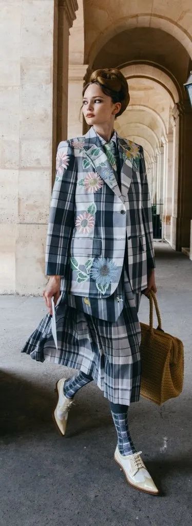 秋冬穿搭,谁又能不爱格纹呢休闲区蓝鸢梦想 - Www.slyday.coM 秋冬穿搭,谁又能不爱格纹呢休闲区蓝鸢梦想 - Www.slyday.coM