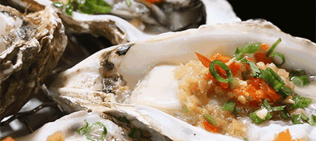 一口入魂的湛江带壳生蚝堆成山!今晚八点半,就在广西玉林这家店!休闲区蓝鸢梦想 - Www.slyday.coM 一口入魂的湛江带壳生蚝堆成山!今晚八点半,就在广西玉林这家店!休闲区蓝鸢梦想 - Www.slyday.coM