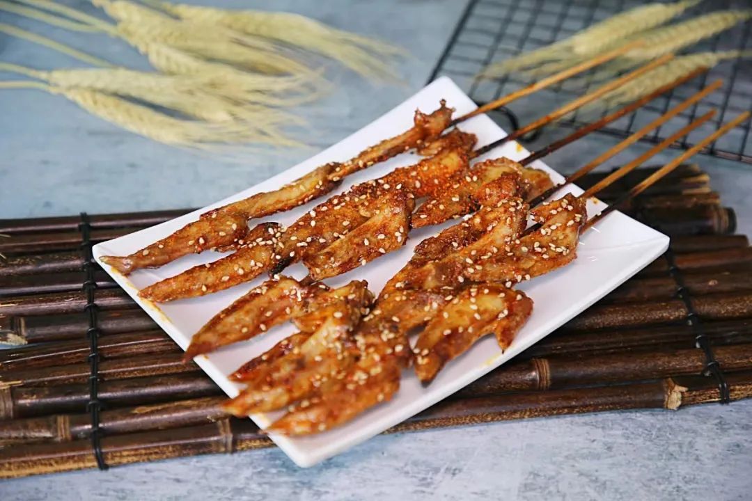 一口入魂的湛江带壳生蚝堆成山!今晚八点半,就在广西玉林这家店!休闲区蓝鸢梦想 - Www.slyday.coM 一口入魂的湛江带壳生蚝堆成山!今晚八点半,就在广西玉林这家店!休闲区蓝鸢梦想 - Www.slyday.coM