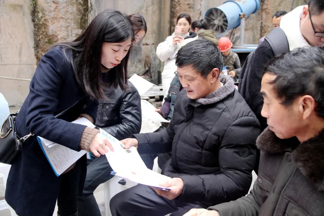 走进社区关爱老人丨我们用行动在“法援惠民”的影集中留下靓丽光影休闲区蓝鸢梦想 - Www.slyday.coM 走进社区关爱老人丨我们用行动在“法援惠民”的影集中留下靓丽光影休闲区蓝鸢梦想 - Www.slyday.coM