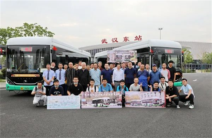 广州供卵试管助孕机构（宇通无轨电车巡游武汉街头，低碳出行助力公交新时代！）