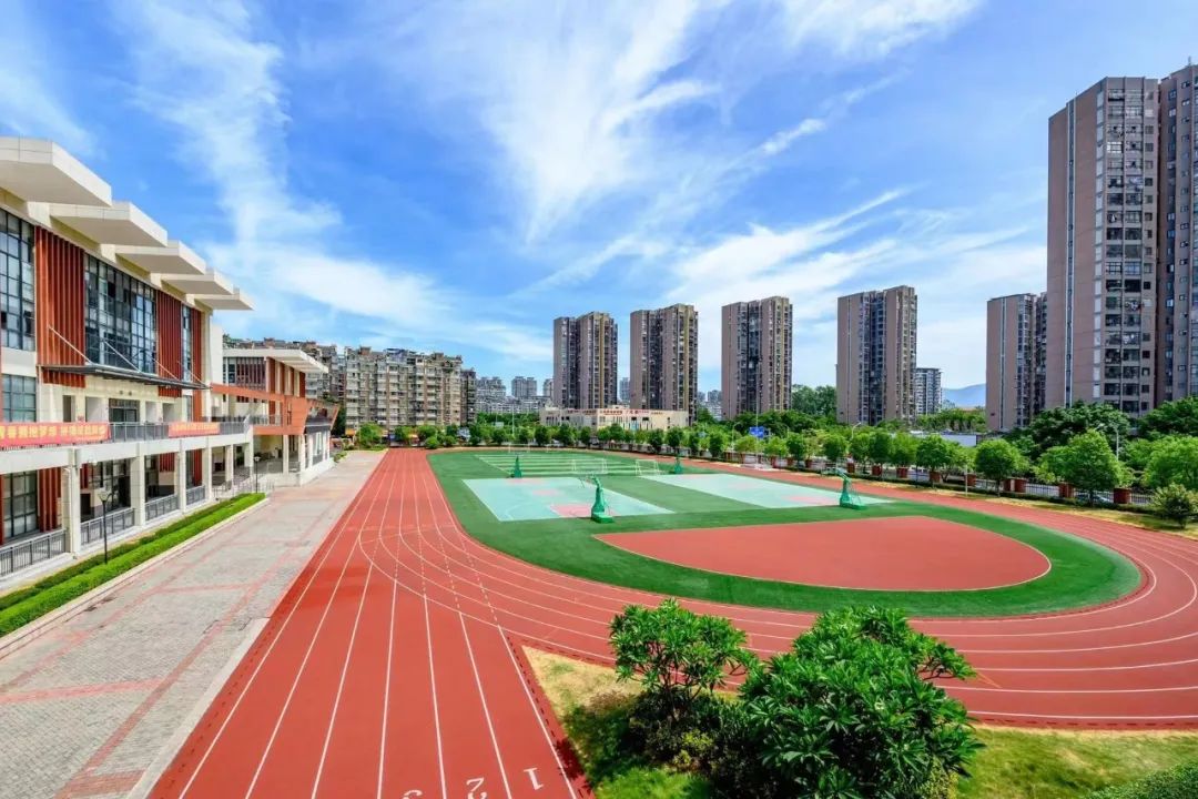 免费开放!福州多所学校已试点休闲区蓝鸢梦想 - Www.slyday.coM 免费开放!福州多所学校已试点休闲区蓝鸢梦想 - Www.slyday.coM