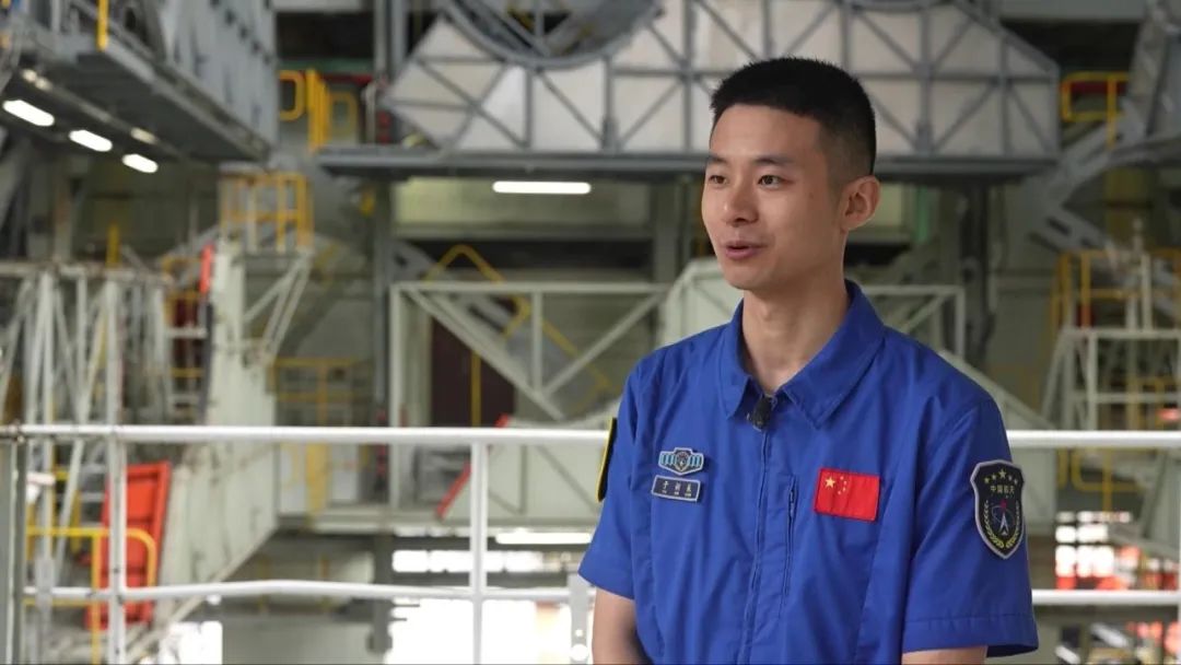 16岁上清华!“90后”学霸10年参加上百次发射任务休闲区蓝鸢梦想 - Www.slyday.coM 16岁上清华!“90后”学霸10年参加上百次发射任务休闲区蓝鸢梦想 - Www.slyday.coM