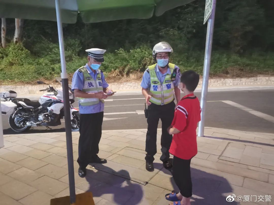 晚8点,发生在厦门地铁2号线建业路站!这一幕太暖心!休闲区蓝鸢梦想 - Www.slyday.coM 晚8点,发生在厦门地铁2号线建业路站!这一幕太暖心!休闲区蓝鸢梦想 - Www.slyday.coM