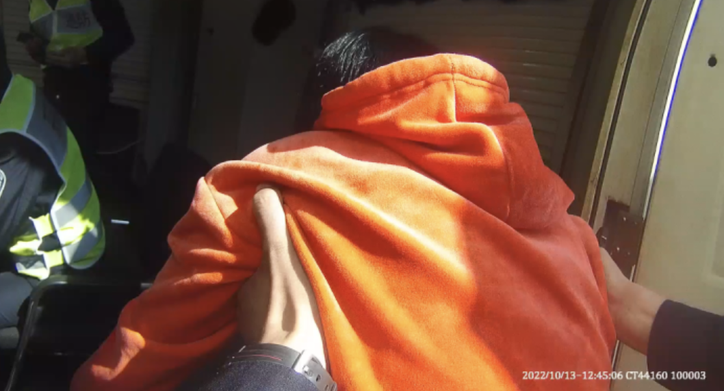 “杭州,挺好的!”迷路盲人遇上他们,一场爱心接力开始了,网友爆赞休闲区蓝鸢梦想 - Www.slyday.coM “杭州,挺好的!”迷路盲人遇上他们,一场爱心接力开始了,网友爆赞休闲区蓝鸢梦想 - Www.slyday.coM