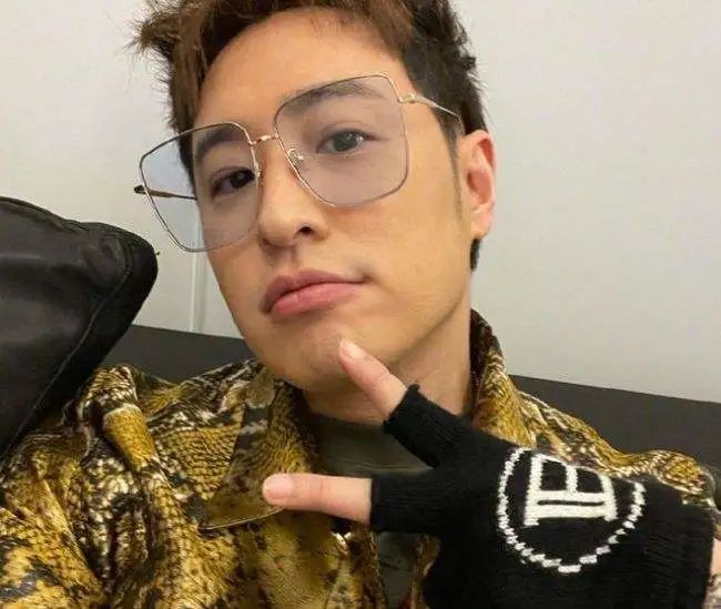 吴磊周雨彤谈恋爱?潘粤明不演《白夜追凶2》?潘玮柏买八位数豪宅?张天爱身材不吃香?渣浪站队孟美岐?休闲区蓝鸢梦想 - Www.slyday.coM 吴磊周雨彤谈恋爱?潘粤明不演《白夜追凶2》?潘玮柏买八位数豪宅?张天爱身材不吃香?渣浪站队孟美岐?休闲区蓝鸢梦想 - Www.slyday.coM