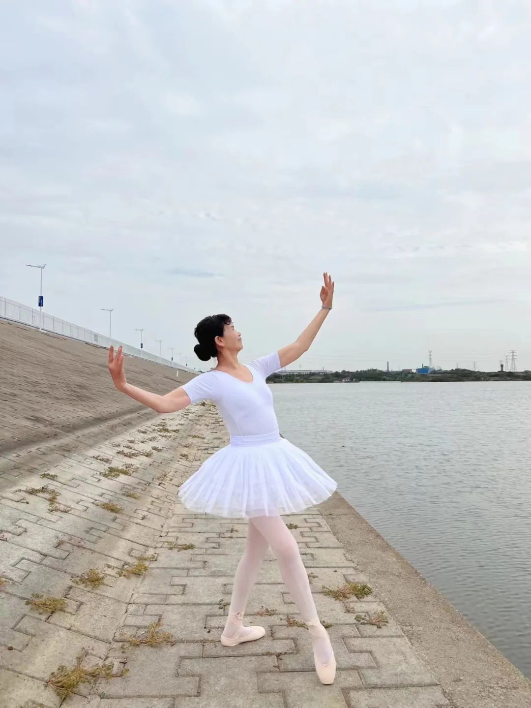 这才是退休族生活的高级感,她们把优雅融入了生活和生命休闲区蓝鸢梦想 - Www.slyday.coM 这才是退休族生活的高级感,她们把优雅融入了生活和生命休闲区蓝鸢梦想 - Www.slyday.coM