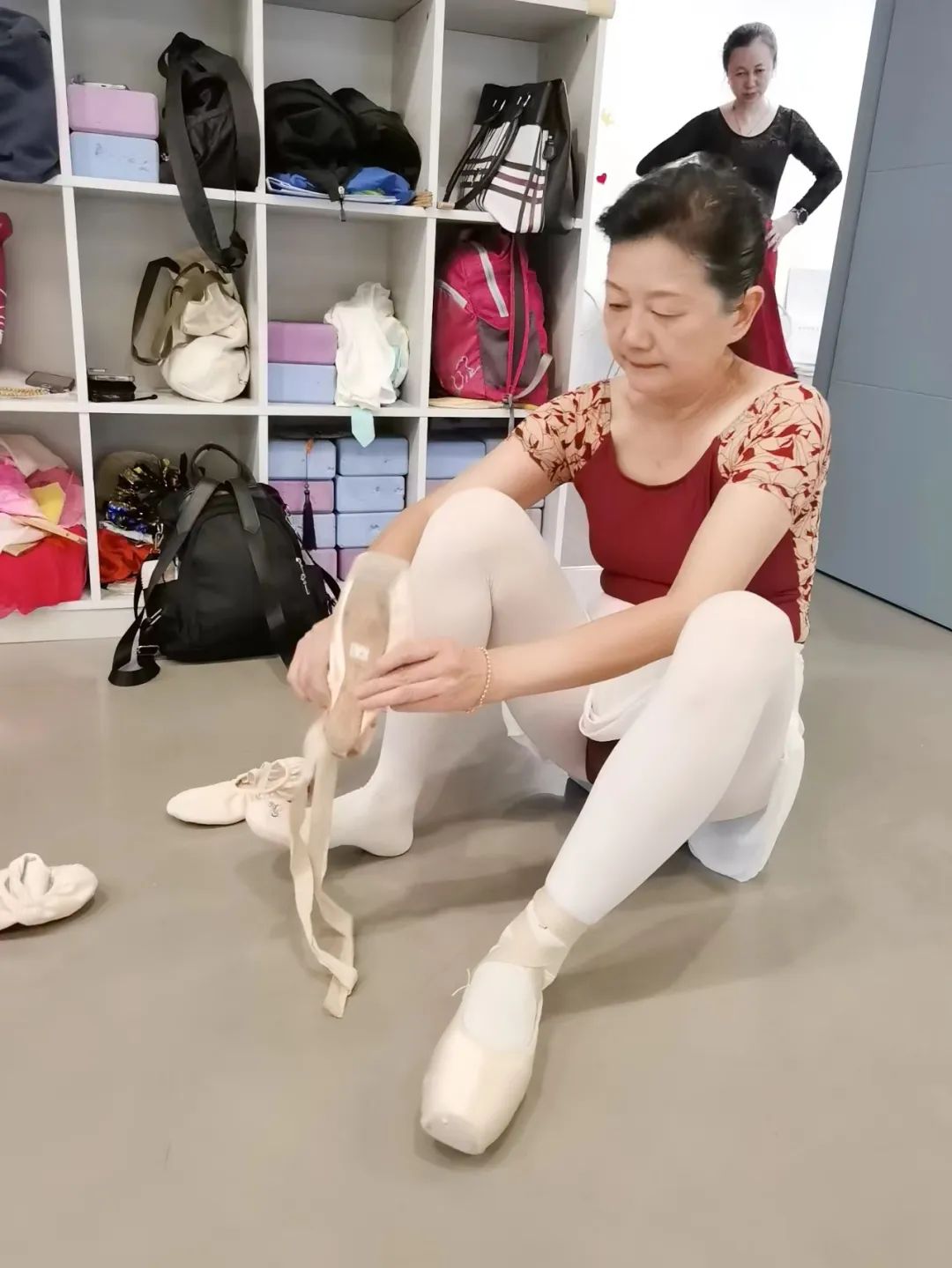 这才是退休族生活的高级感,她们把优雅融入了生活和生命休闲区蓝鸢梦想 - Www.slyday.coM 这才是退休族生活的高级感,她们把优雅融入了生活和生命休闲区蓝鸢梦想 - Www.slyday.coM