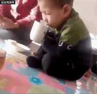 老人带娃的路子有多野?看完我服了哈哈哈!休闲区蓝鸢梦想 - Www.slyday.coM 老人带娃的路子有多野?看完我服了哈哈哈!休闲区蓝鸢梦想 - Www.slyday.coM