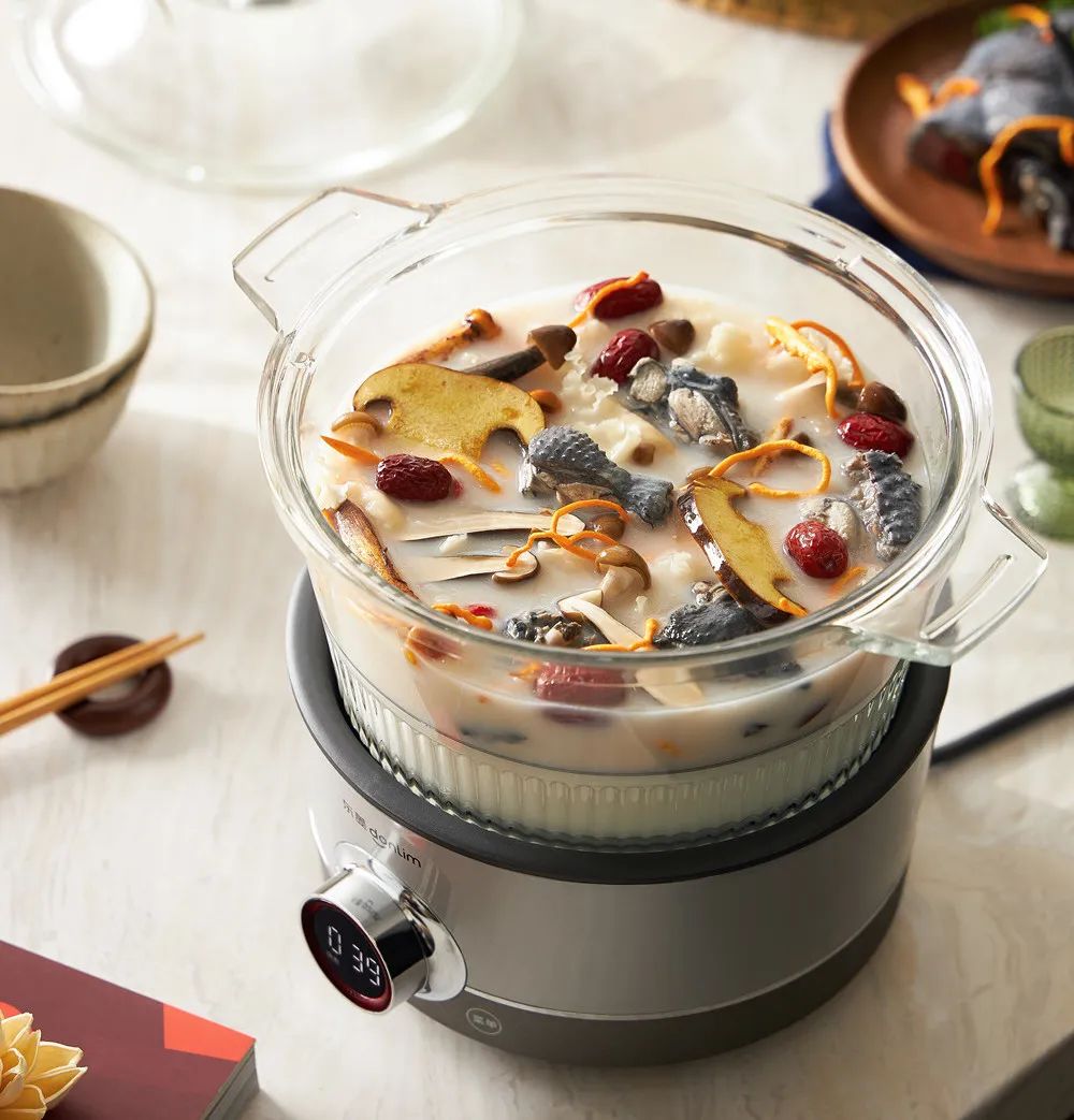 汽锅鸡听起来很哇哦,放进这口锅里还不是分分钟的事?休闲区蓝鸢梦想 - Www.slyday.coM 汽锅鸡听起来很哇哦,放进这口锅里还不是分分钟的事?休闲区蓝鸢梦想 - Www.slyday.coM