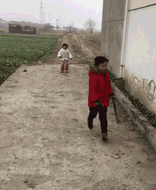 老人带娃的路子有多野?看完我服了哈哈哈!休闲区蓝鸢梦想 - Www.slyday.coM 老人带娃的路子有多野?看完我服了哈哈哈!休闲区蓝鸢梦想 - Www.slyday.coM