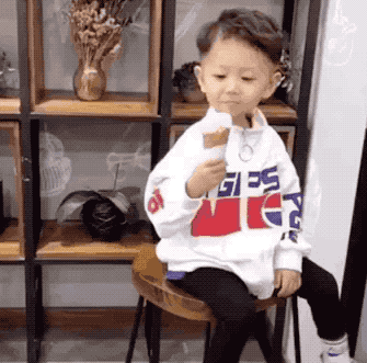 老人带娃的路子有多野?看完我服了哈哈哈!休闲区蓝鸢梦想 - Www.slyday.coM 老人带娃的路子有多野?看完我服了哈哈哈!休闲区蓝鸢梦想 - Www.slyday.coM