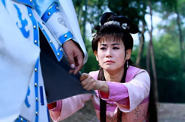 王宝钏抖音挖野菜,挖出了什么?休闲区蓝鸢梦想 - Www.slyday.coM 王宝钏抖音挖野菜,挖出了什么?休闲区蓝鸢梦想 - Www.slyday.coM