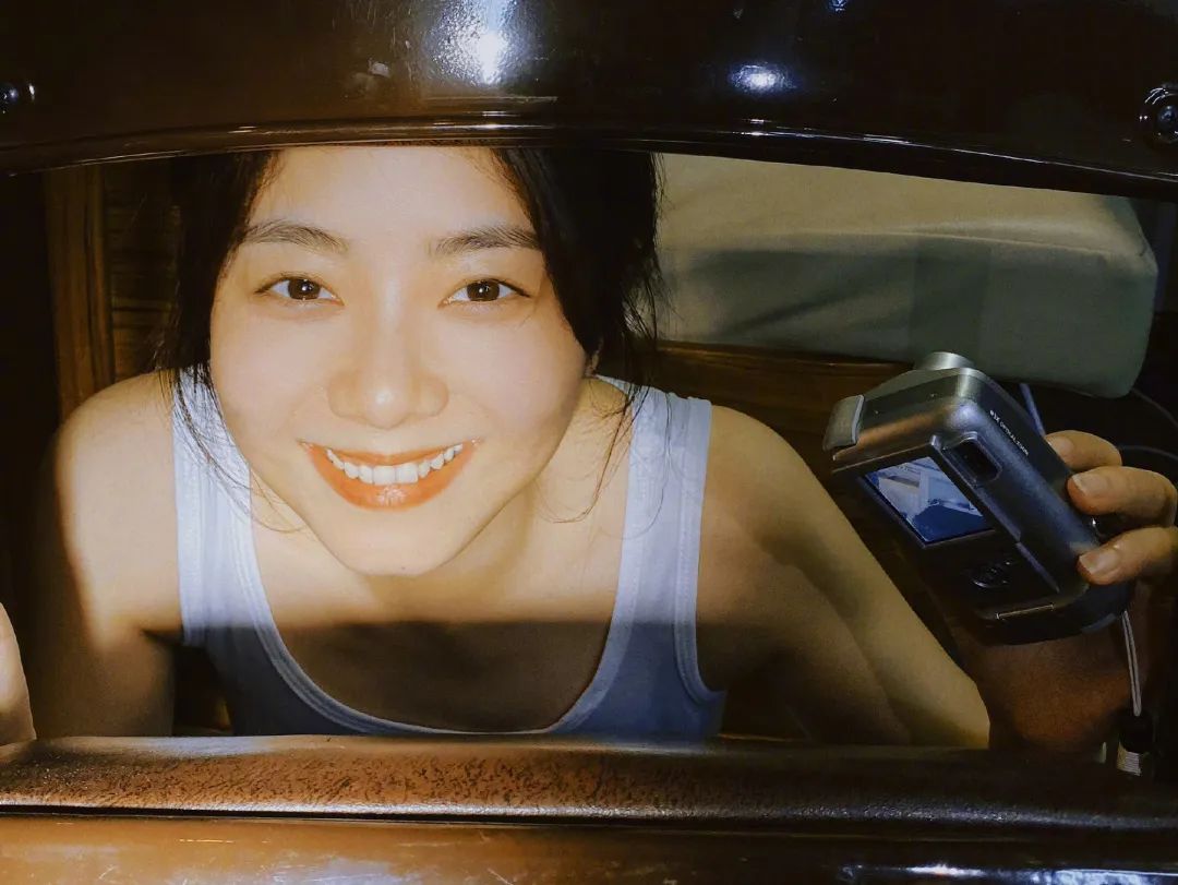 欧阳娜娜的氛围感,CCD功劳占一半休闲区蓝鸢梦想 - Www.slyday.coM 欧阳娜娜的氛围感,CCD功劳占一半休闲区蓝鸢梦想 - Www.slyday.coM