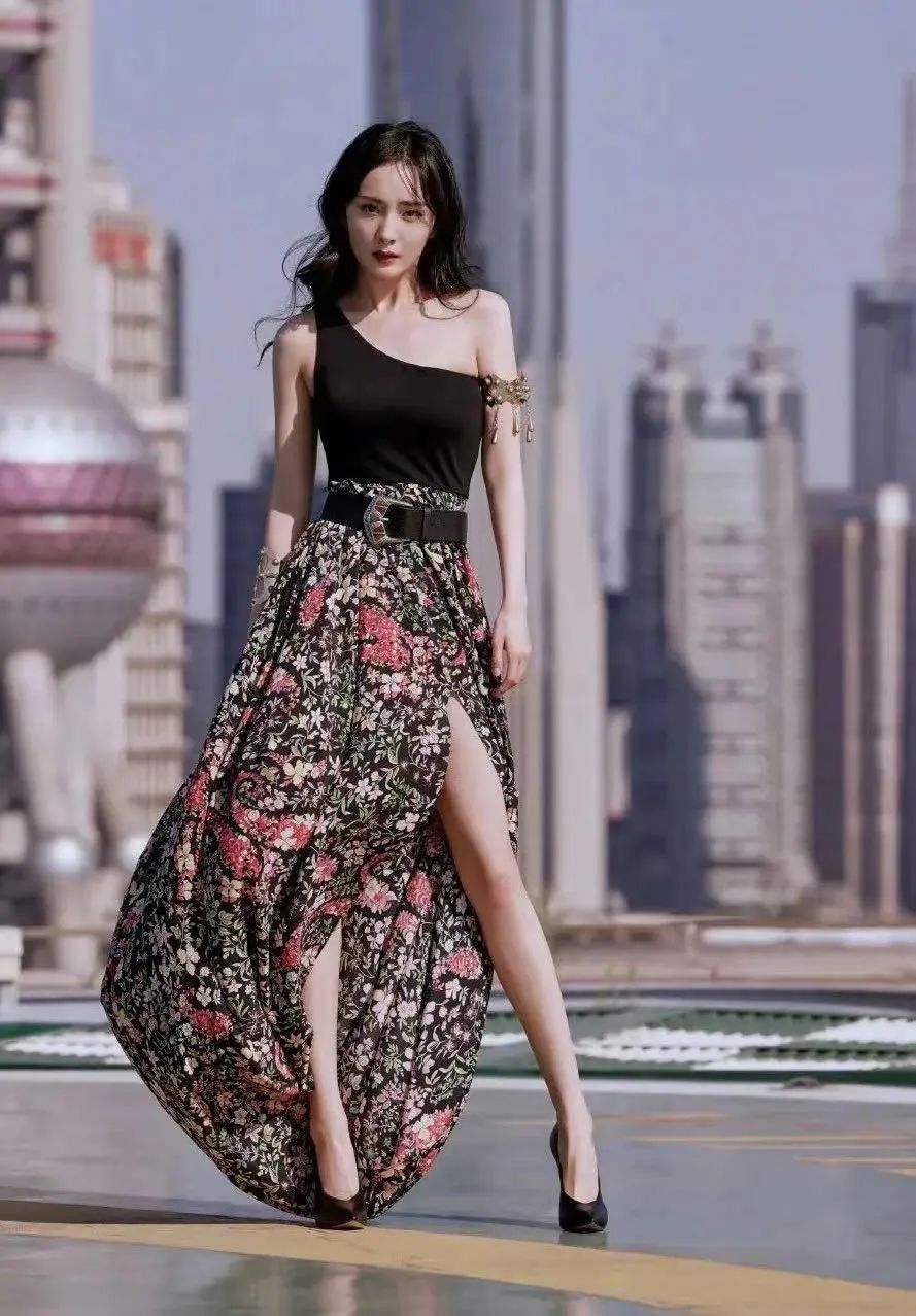 欧阳娜娜的氛围感,CCD功劳占一半休闲区蓝鸢梦想 - Www.slyday.coM 欧阳娜娜的氛围感,CCD功劳占一半休闲区蓝鸢梦想 - Www.slyday.coM