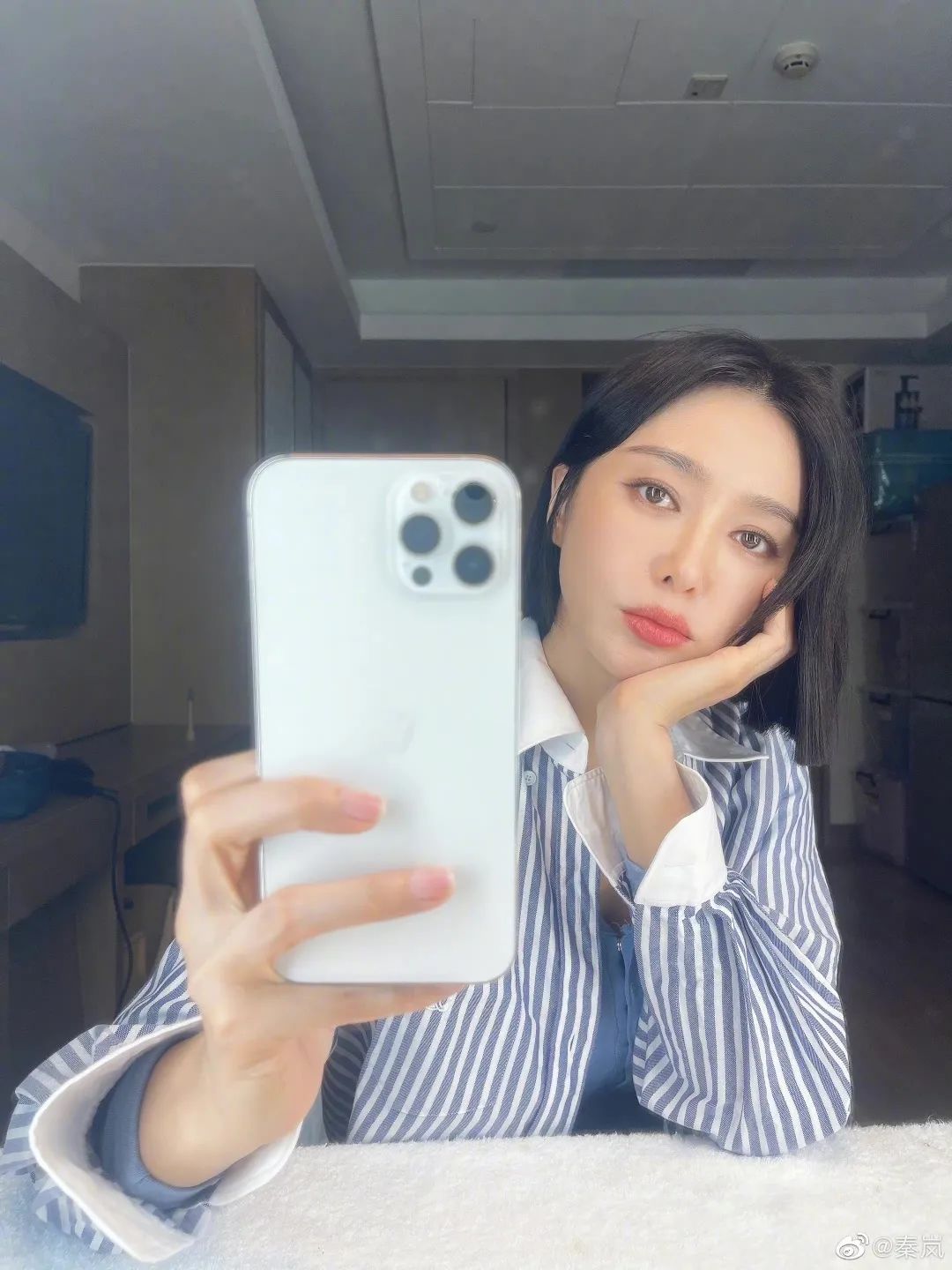 刚入秋,秦岚就把头发切了休闲区蓝鸢梦想 - Www.slyday.coM 刚入秋,秦岚就把头发切了休闲区蓝鸢梦想 - Www.slyday.coM