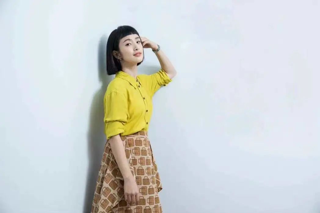 刚入秋,秦岚就把头发切了休闲区蓝鸢梦想 - Www.slyday.coM 刚入秋,秦岚就把头发切了休闲区蓝鸢梦想 - Www.slyday.coM