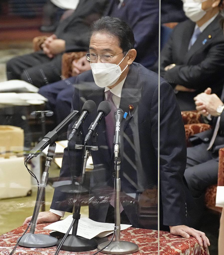 当地时间2022年10月18日，日本东京，日本首相岸田文雄在众议院预算委员会会议上发言。视觉中国 图