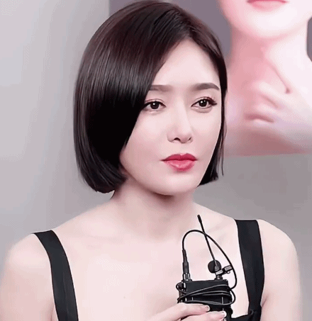 刚入秋,秦岚就把头发切了休闲区蓝鸢梦想 - Www.slyday.coM 刚入秋,秦岚就把头发切了休闲区蓝鸢梦想 - Www.slyday.coM