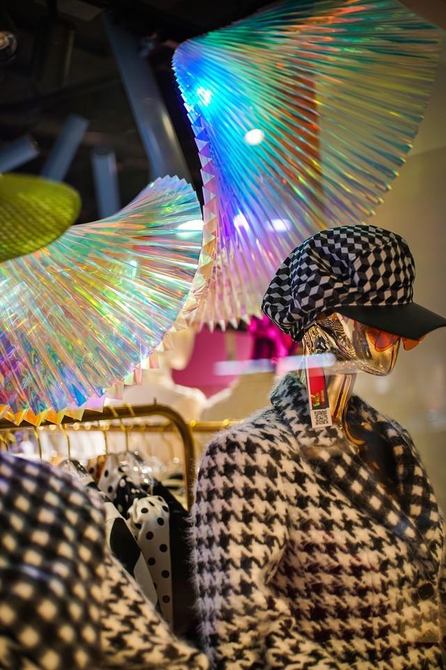 F0.95的诱惑 老蛙两款新定焦镜头评测休闲区蓝鸢梦想 - Www.slyday.coM F0.95的诱惑 老蛙两款新定焦镜头评测休闲区蓝鸢梦想 - Www.slyday.coM