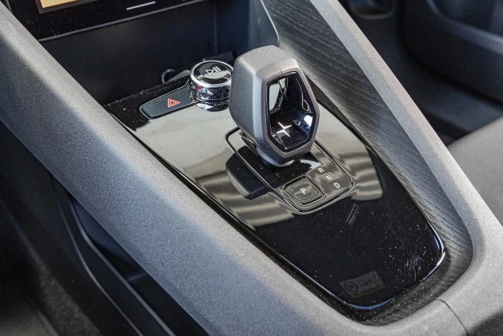 【德味】高性能玩具:特斯拉Model 3、极星2和BMW i4 M50休闲区蓝鸢梦想 - Www.slyday.coM 【德味】高性能玩具:特斯拉Model 3、极星2和BMW i4 M50休闲区蓝鸢梦想 - Www.slyday.coM