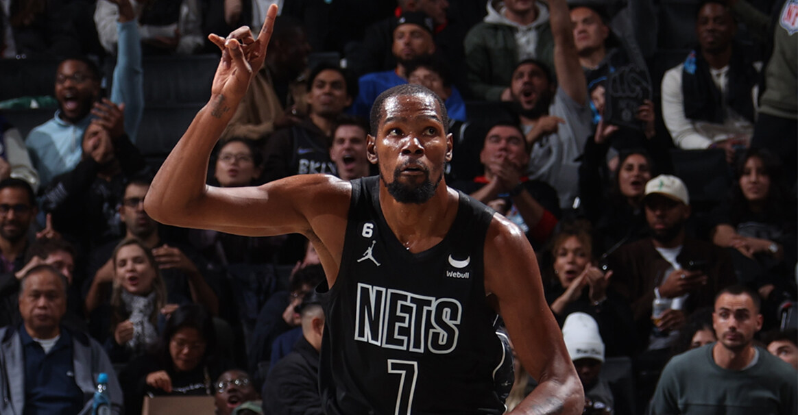 杜兰特太阳首秀惊艳全场布克点赞欧文东契奇对决成季后赛预演