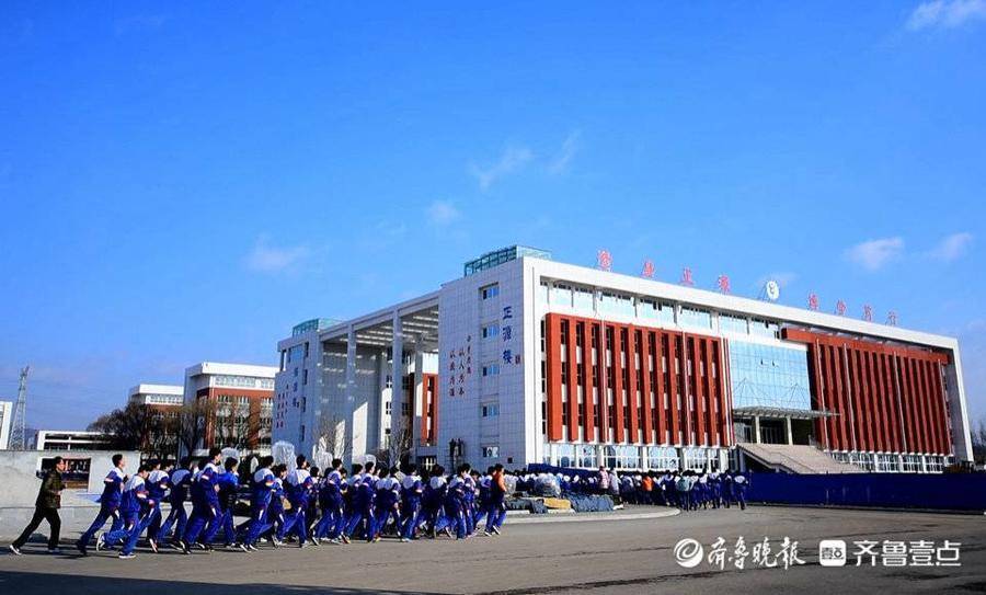 我们的十年|沂源教体局局长:乡村教师留住了,美丽校园建起来了休闲区蓝鸢梦想 - Www.slyday.coM 我们的十年|沂源教体局局长:乡村教师留住了,美丽校园建起来了休闲区蓝鸢梦想 - Www.slyday.coM