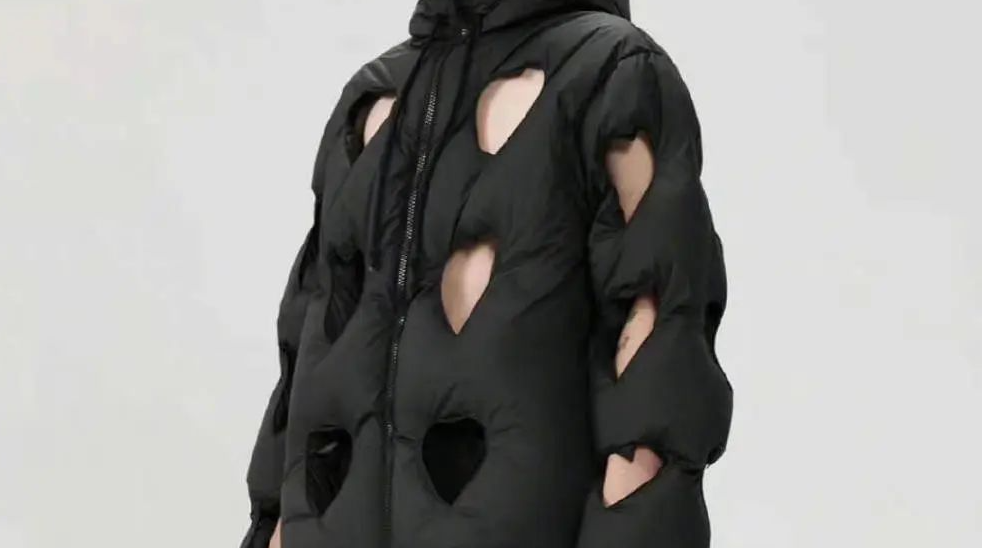 1599元的羽绒服全身镂空!客服回复亮了休闲区蓝鸢梦想 - Www.slyday.coM 1599元的羽绒服全身镂空!客服回复亮了休闲区蓝鸢梦想 - Www.slyday.coM