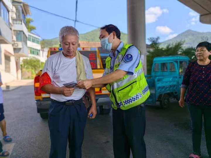 高速人走进村庄企业,他们讲解的消防安全知识,都很实用休闲区蓝鸢梦想 - Www.slyday.coM 高速人走进村庄企业,他们讲解的消防安全知识,都很实用休闲区蓝鸢梦想 - Www.slyday.coM