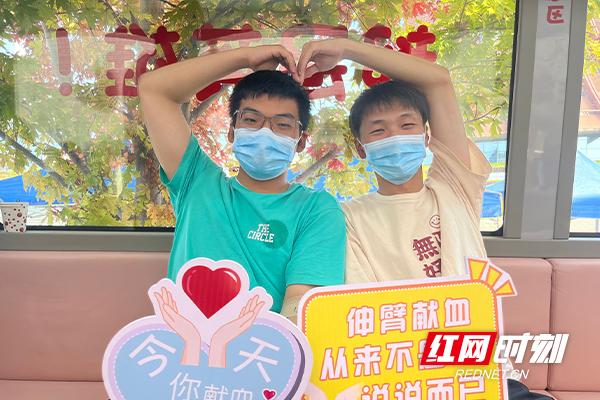 湖南工业大学198名大学生吹响爱心献血号角休闲区蓝鸢梦想 - Www.slyday.coM 湖南工业大学198名大学生吹响爱心献血号角休闲区蓝鸢梦想 - Www.slyday.coM