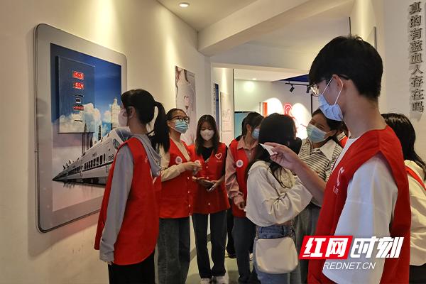 湖南工业大学198名大学生吹响爱心献血号角休闲区蓝鸢梦想 - Www.slyday.coM 湖南工业大学198名大学生吹响爱心献血号角休闲区蓝鸢梦想 - Www.slyday.coM