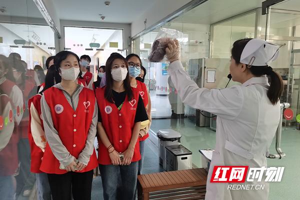 湖南工业大学198名大学生吹响爱心献血号角休闲区蓝鸢梦想 - Www.slyday.coM 湖南工业大学198名大学生吹响爱心献血号角休闲区蓝鸢梦想 - Www.slyday.coM