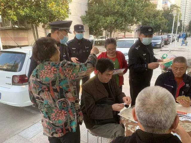 西安阎良公安：反诈宣传随处可见，民警用心用力帮您捂紧钱袋子  第2张