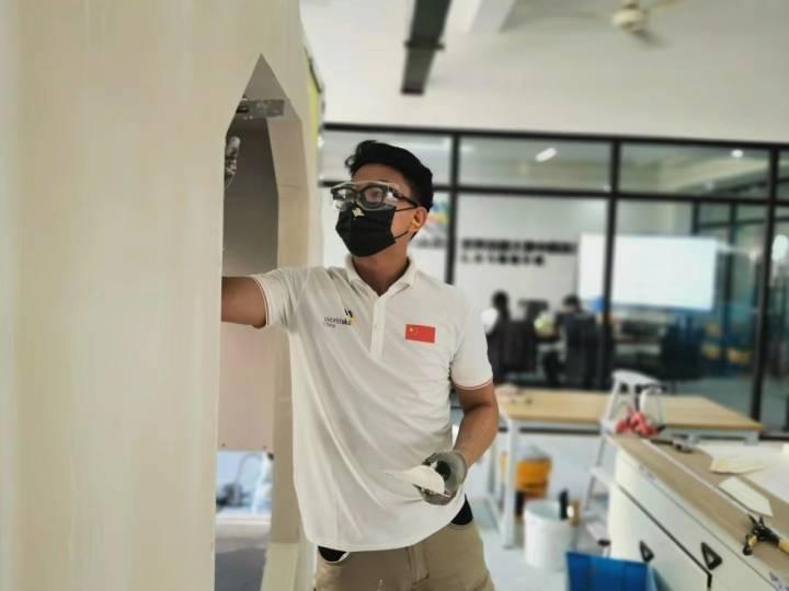 误差不能超过1毫米!浙江小伙“刮腻子”刮成世界冠军休闲区蓝鸢梦想 - Www.slyday.coM 误差不能超过1毫米!浙江小伙“刮腻子”刮成世界冠军休闲区蓝鸢梦想 - Www.slyday.coM