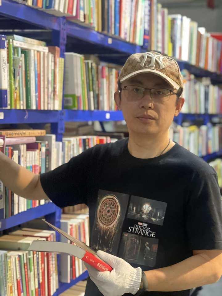 藏书十万，近爆红，小程序会员增加2000人！杭州这家仓库二手书店活了插图