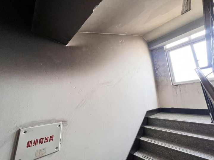 杭州价值千万学区房起火,祸起租客带电瓶车电池进屋,房东没等来赔偿,反被租客告上法庭休闲区蓝鸢梦想 - Www.slyday.coM 杭州价值千万学区房起火,祸起租客带电瓶车电池进屋,房东没等来赔偿,反被租客告上法庭休闲区蓝鸢梦想 - Www.slyday.coM