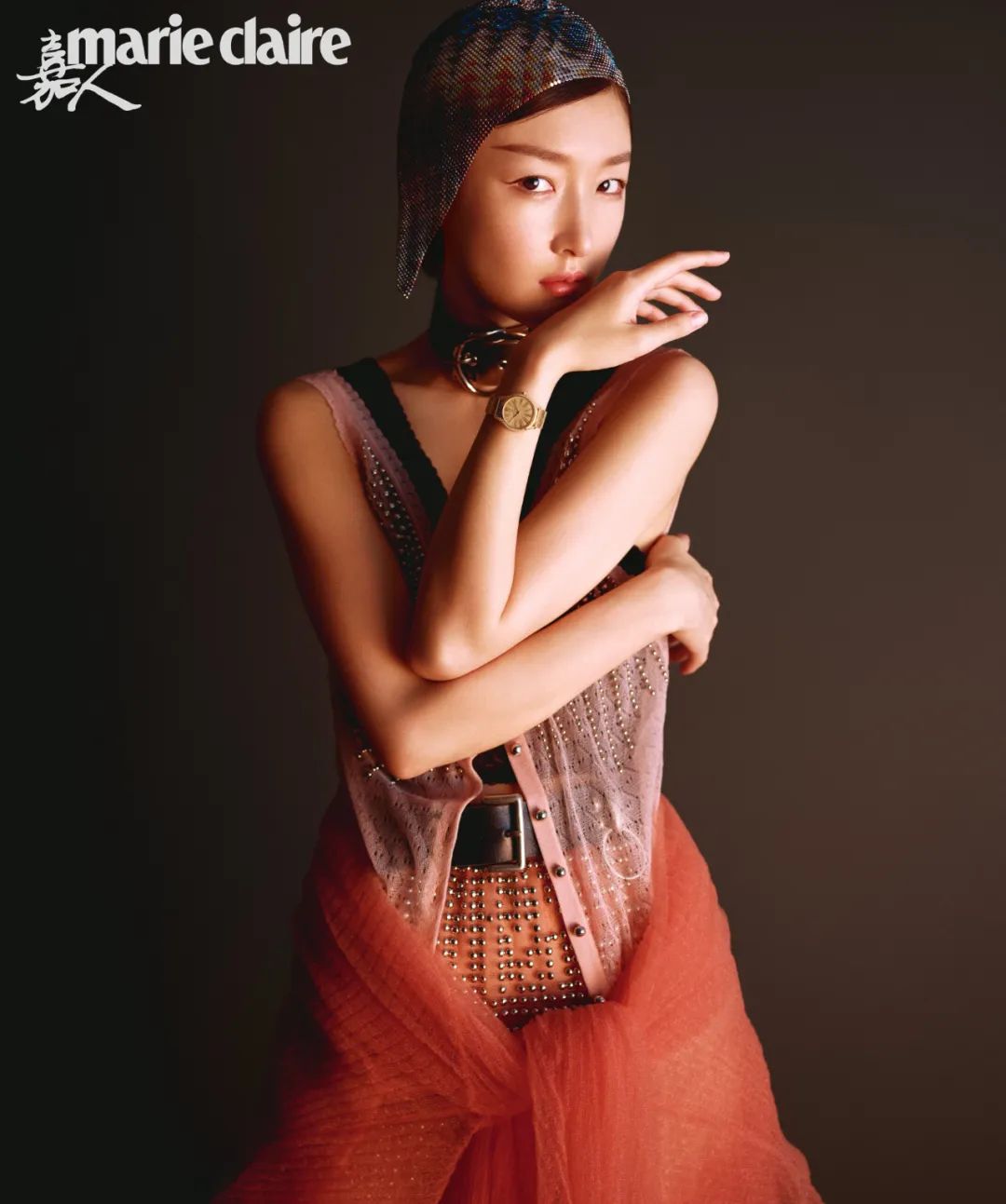 周冬雨:梦幻与真实|嘉人封面休闲区蓝鸢梦想 - Www.slyday.coM 周冬雨:梦幻与真实|嘉人封面休闲区蓝鸢梦想 - Www.slyday.coM