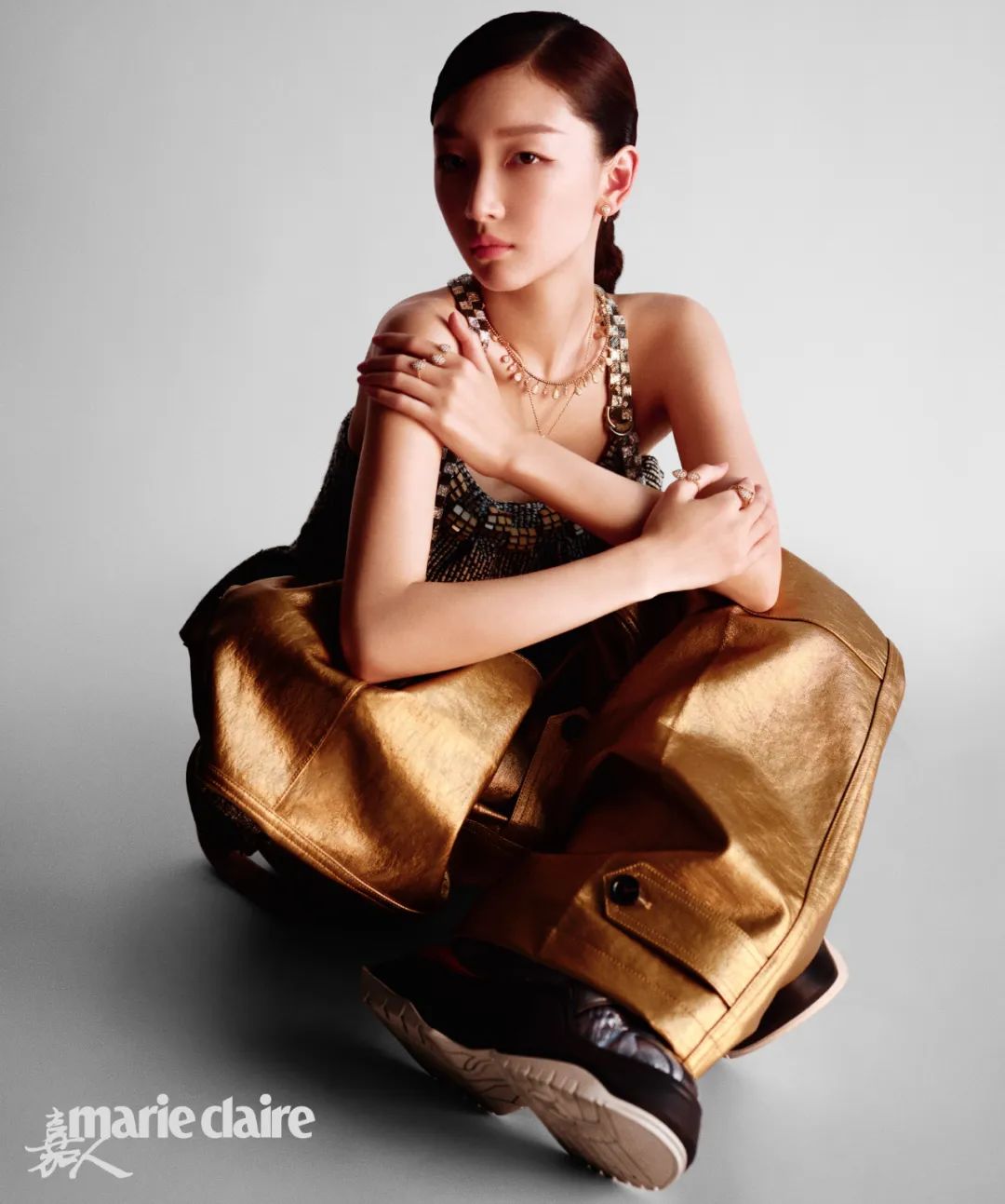 周冬雨:梦幻与真实|嘉人封面休闲区蓝鸢梦想 - Www.slyday.coM 周冬雨:梦幻与真实|嘉人封面休闲区蓝鸢梦想 - Www.slyday.coM