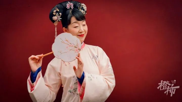 16位上海退休阿姨为过戏瘾,赴横店包剧组翻拍《甄嬛传》!休闲区蓝鸢梦想 - Www.slyday.coM 16位上海退休阿姨为过戏瘾,赴横店包剧组翻拍《甄嬛传》!休闲区蓝鸢梦想 - Www.slyday.coM