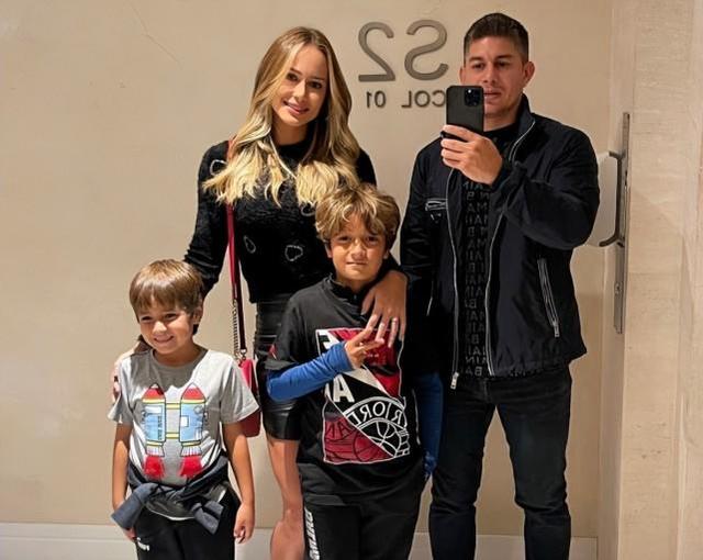 “天体之王”孔卡正式举行婚礼,新娘是其训练师的前未婚妻休闲区蓝鸢梦想 - Www.slyday.coM “天体之王”孔卡正式举行婚礼,新娘是其训练师的前未婚妻休闲区蓝鸢梦想 - Www.slyday.coM