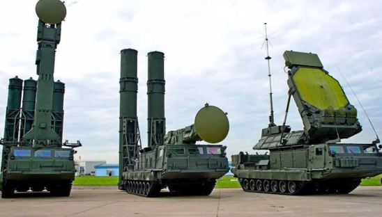 S-300防空导弹系统所用的48N6导弹。