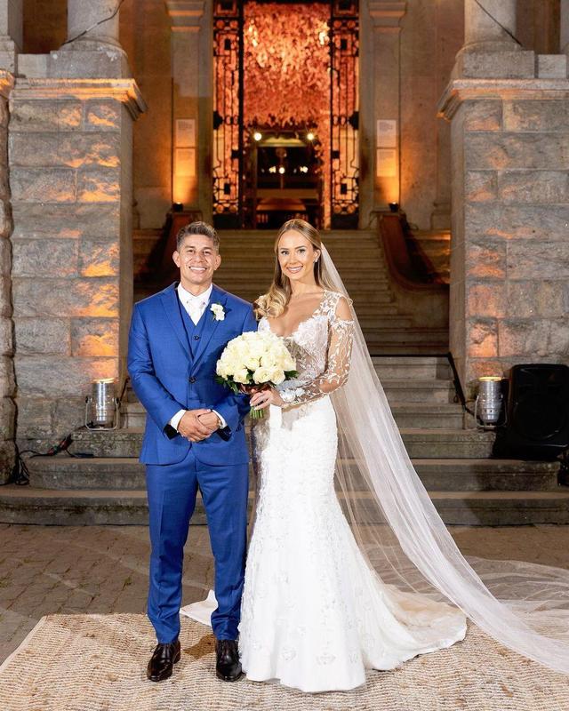 “天体之王”孔卡正式举行婚礼,新娘是其训练师的前未婚妻休闲区蓝鸢梦想 - Www.slyday.coM “天体之王”孔卡正式举行婚礼,新娘是其训练师的前未婚妻休闲区蓝鸢梦想 - Www.slyday.coM