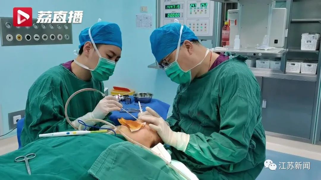 女子鼻子长疙瘩以为是黑头,医生一眼看出不对劲:是癌!休闲区蓝鸢梦想 - Www.slyday.coM 女子鼻子长疙瘩以为是黑头,医生一眼看出不对劲:是癌!休闲区蓝鸢梦想 - Www.slyday.coM