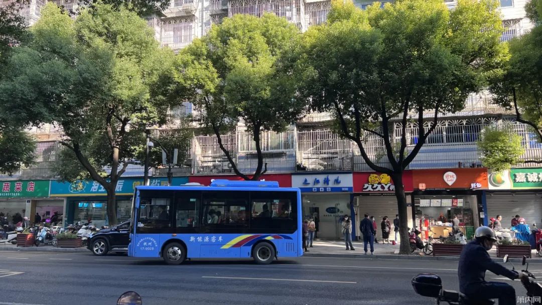 还没长大就出来打工了?萧山网友一致好评!休闲区蓝鸢梦想 - Www.slyday.coM 还没长大就出来打工了?萧山网友一致好评!休闲区蓝鸢梦想 - Www.slyday.coM